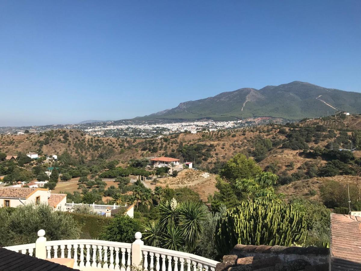 Studio Views Apartment, Cortijo Fruitful Hills Malaga Bagian luar foto