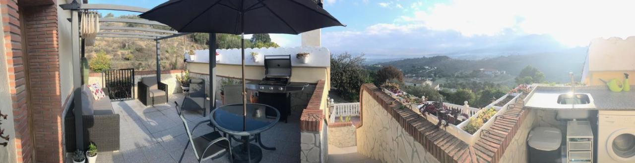 Studio Views Apartment, Cortijo Fruitful Hills Malaga Bagian luar foto