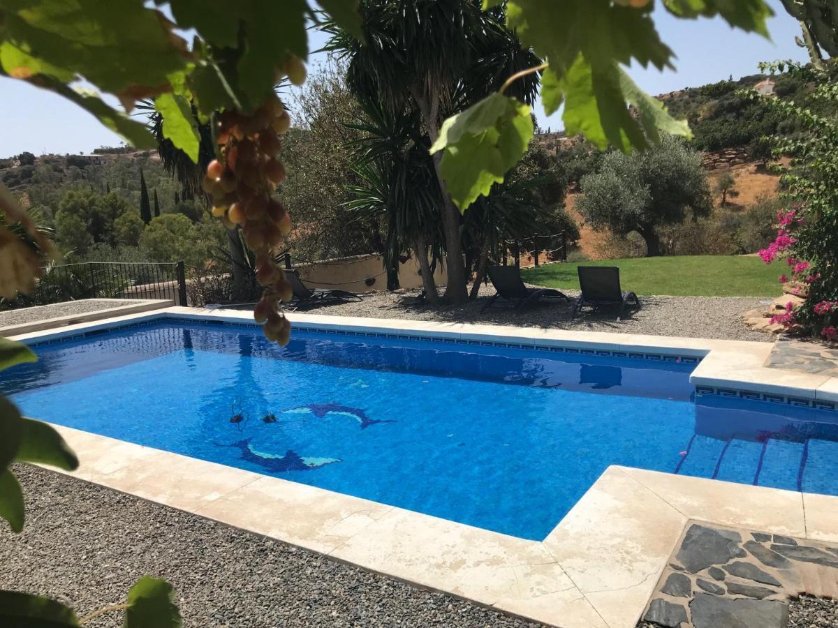 Studio Views Apartment, Cortijo Fruitful Hills Malaga Bagian luar foto