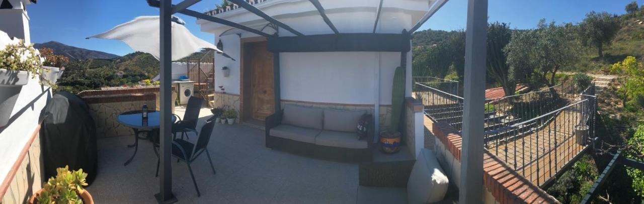 Studio Views Apartment, Cortijo Fruitful Hills Malaga Bagian luar foto