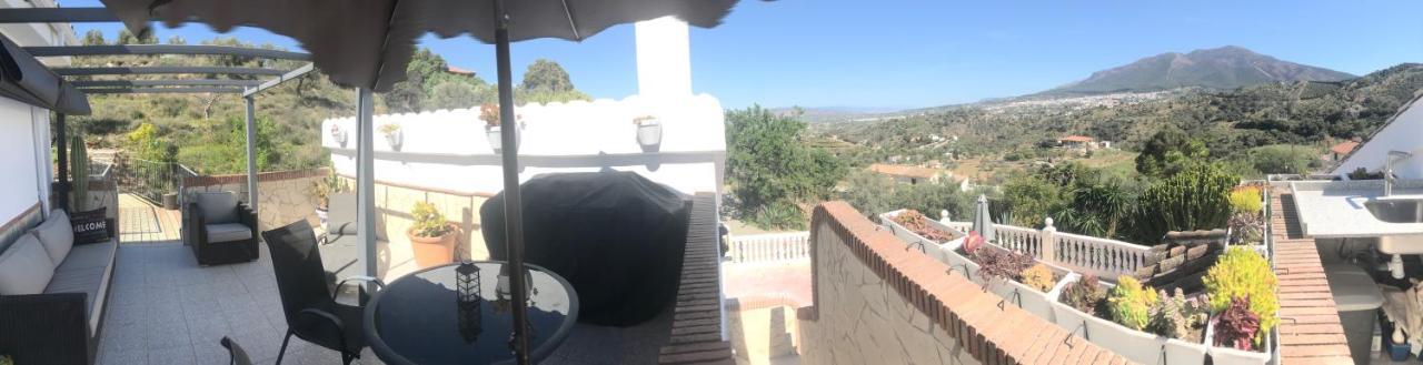 Studio Views Apartment, Cortijo Fruitful Hills Malaga Bagian luar foto