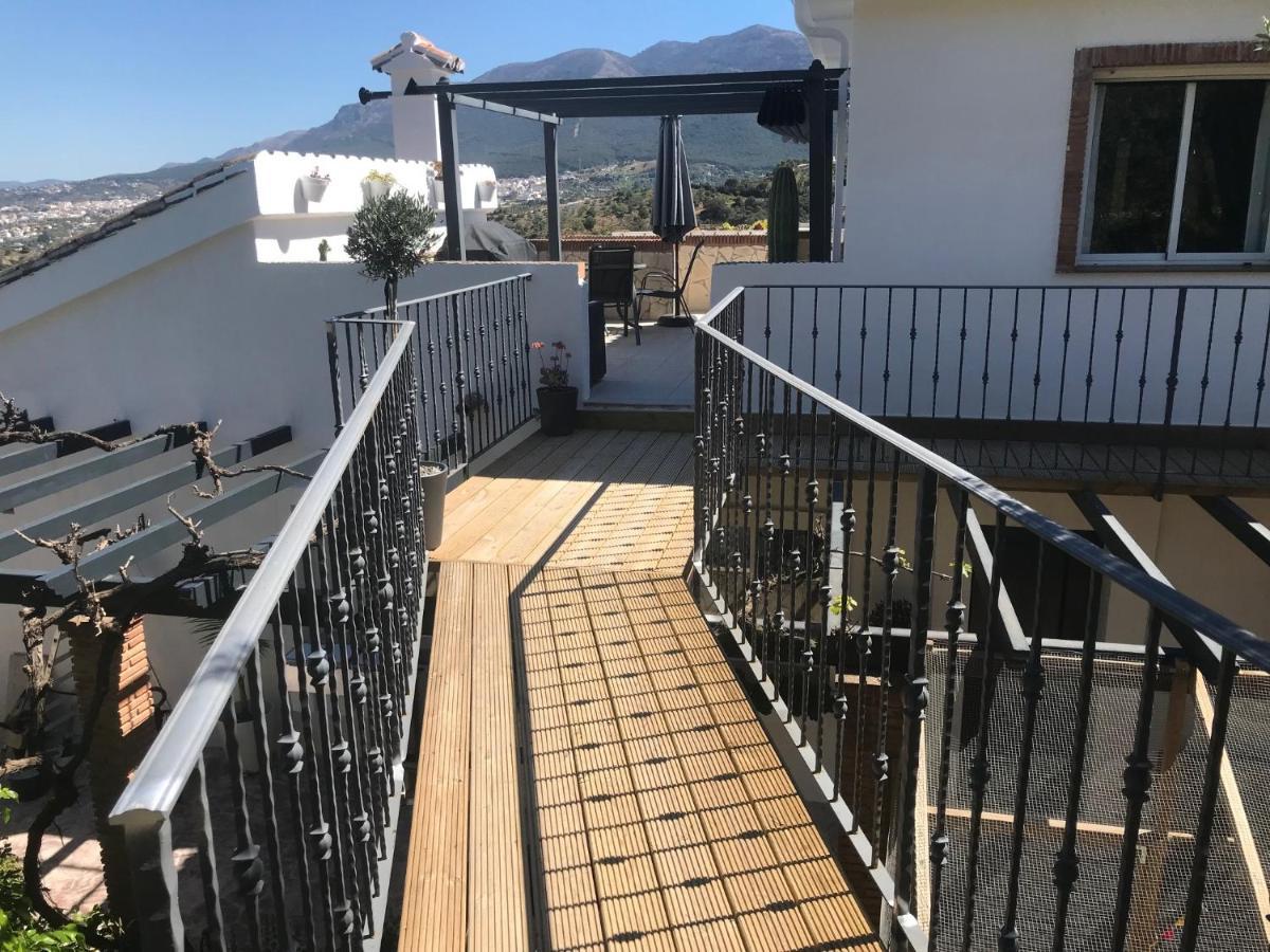 Studio Views Apartment, Cortijo Fruitful Hills Malaga Bagian luar foto