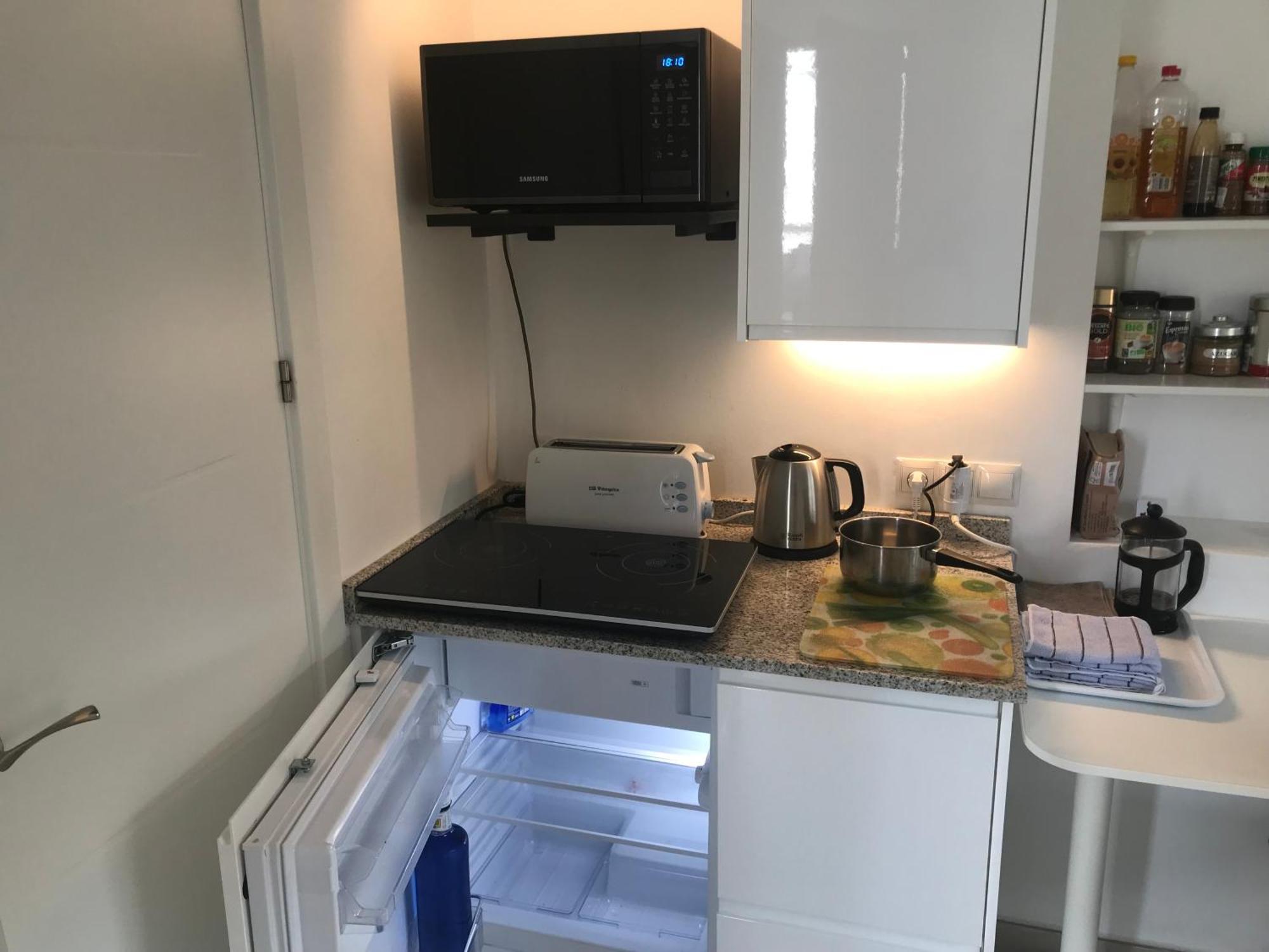 Studio Views Apartment, Cortijo Fruitful Hills Malaga Bagian luar foto